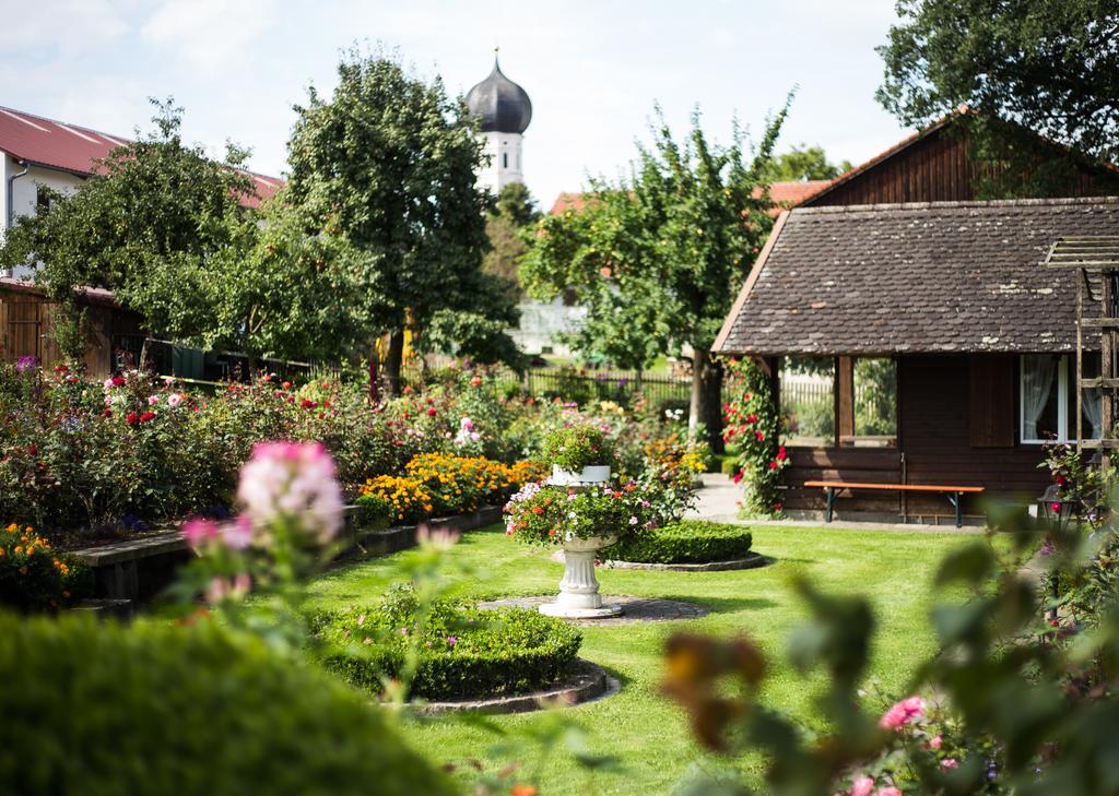 Gasthaus Und Hotel Goettler Josef Rumeltshausen ภายนอก รูปภาพ